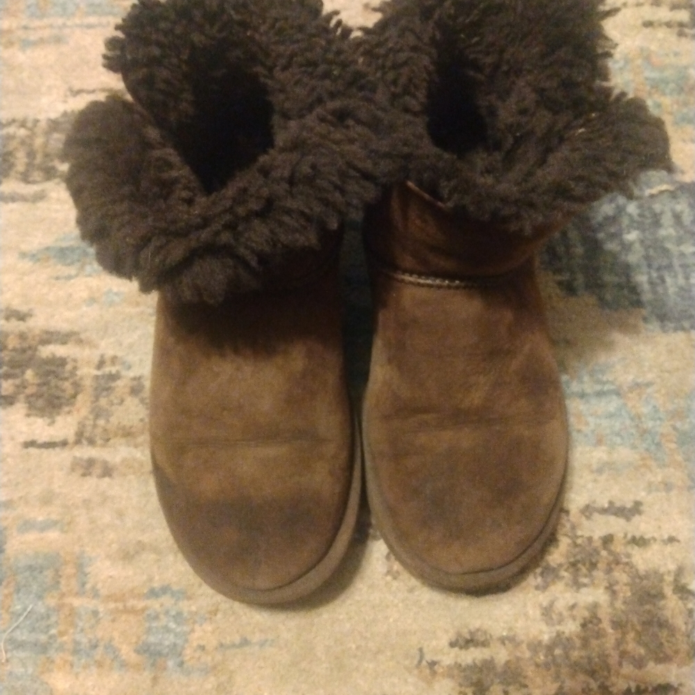Ugg Boots - image 5